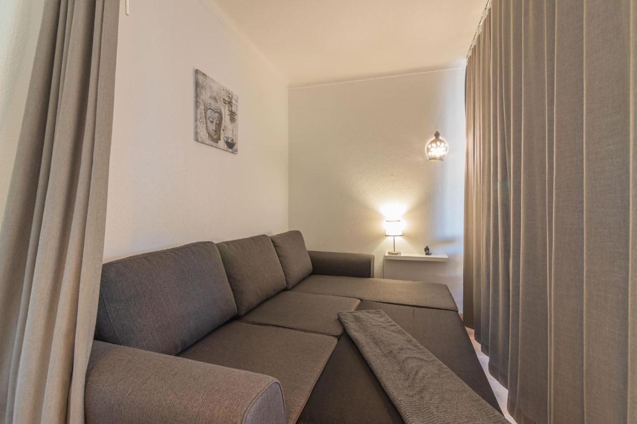 Cosy 2 With Pool By Homing Apartment