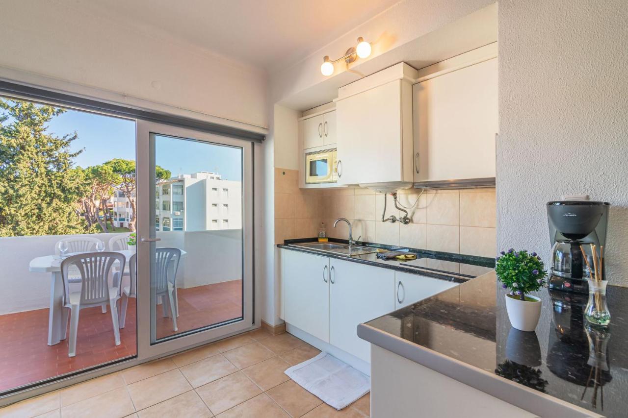 Cosy 2 With Pool By Homing Apartment